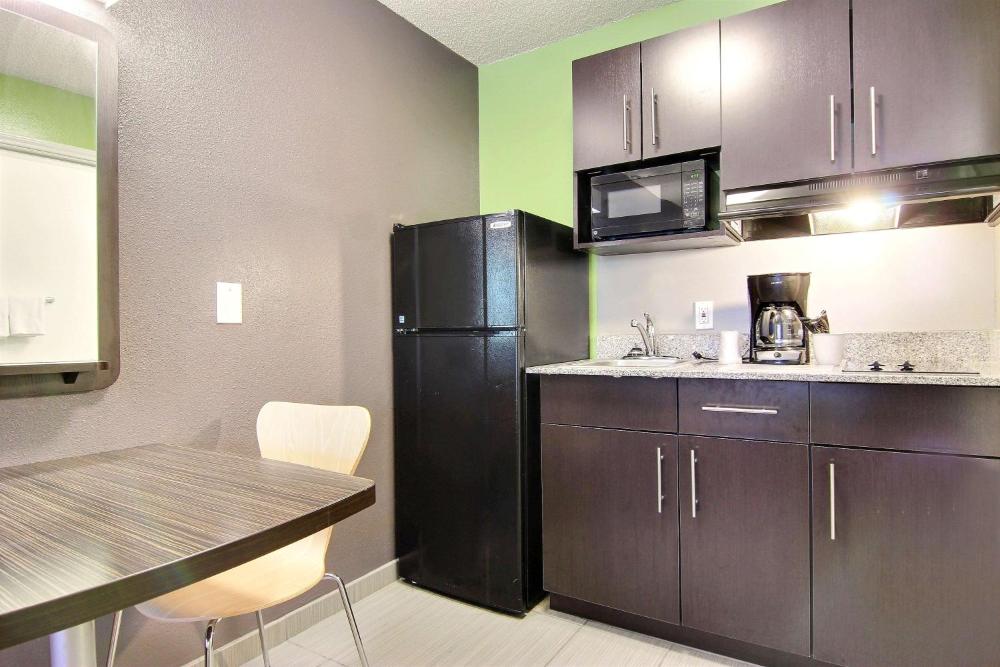 Quadruple Room - Non-Smoking interior